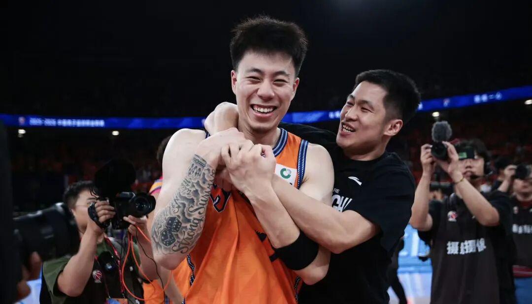 迪马济奥:那不勒斯与马里奥 迪马济奥:那不勒斯与马里奥