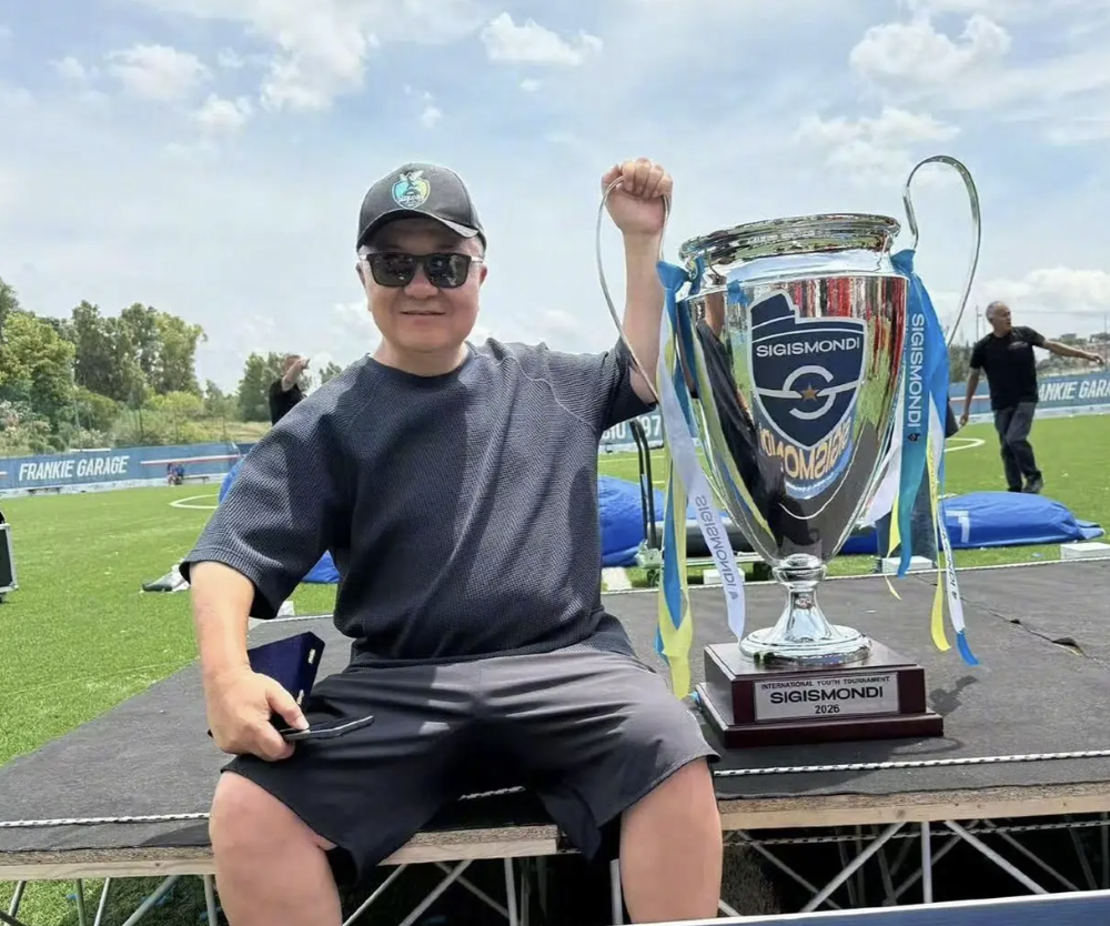 德约已在温网男单豪取105胜，追平费德勒并列公开赛时代第一