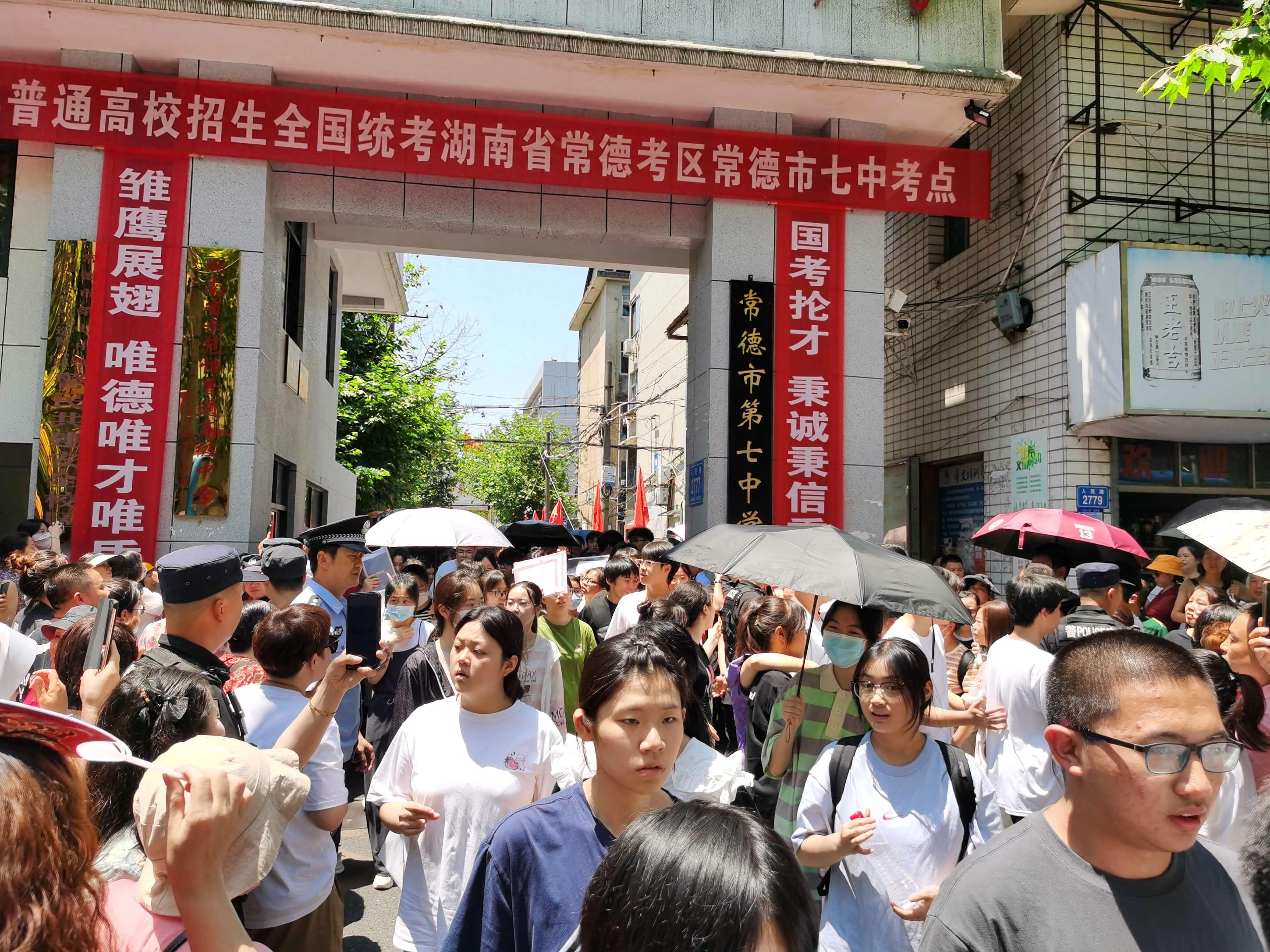 布伦森:降薪1.13亿,值了? 布伦森:降薪1.13亿,值了?