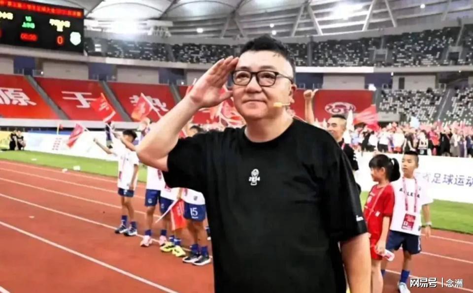 米兰体育罗马诺：纽卡接近签下阿贾克斯18岁中场斯图尔，总价超2500万欧