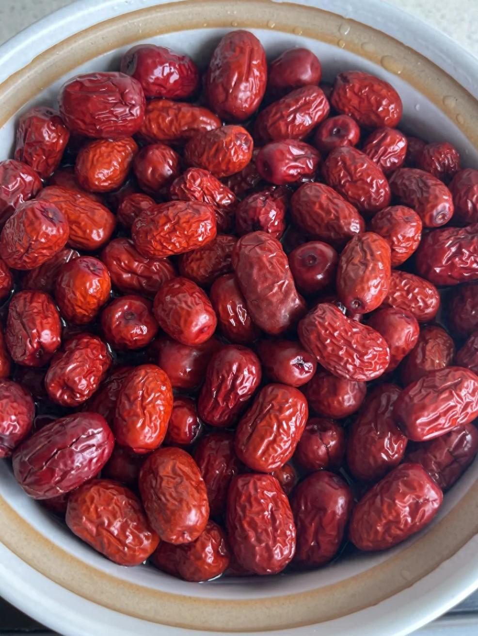 米兰体育沃尔夫称汉密尔顿已是总冠军有力威胁 米兰体育沃尔夫称汉密尔顿已是总冠军有力威胁