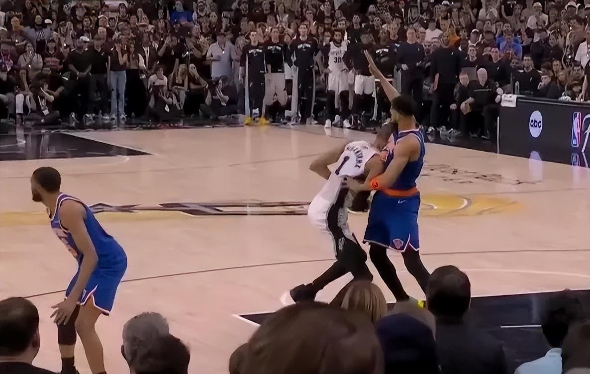 曼晚:加斯科因当年为钱拒曼联选热刺结果后悔终身,M费要注意了 曼晚:加斯科因当年为钱拒曼联选热刺结果后悔终身,M费要注意了