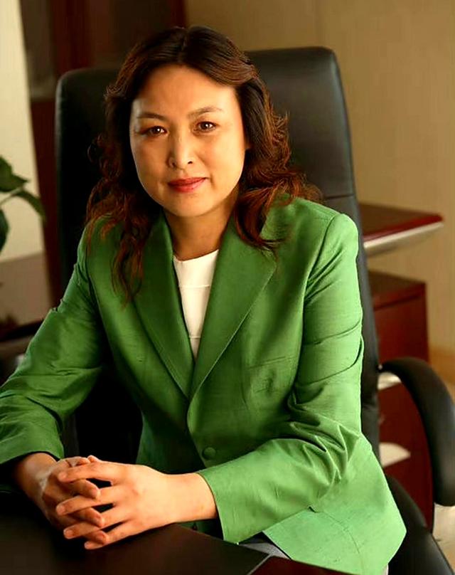卡塔尔足协主席会见因凡蒂诺,并向后者赠送卡塔尔球衣 卡塔尔足协主席会见因凡蒂诺,并向后者赠送卡塔尔球衣