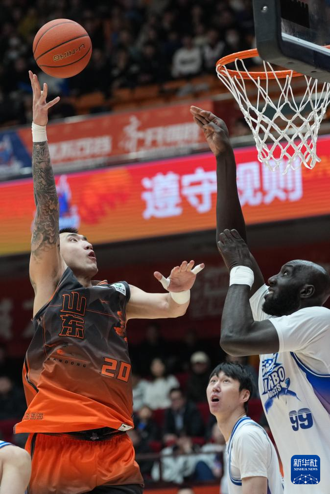 乌法115k欧元买断阿加波夫，结束租借正式加盟