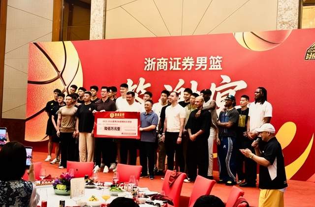 米兰体育里姆:比利时本身实力很强,今天场上的球权走势也大多偏向他们 米兰体育里姆:比利时本身实力很强,今天场上的球权走势也大多偏向他们