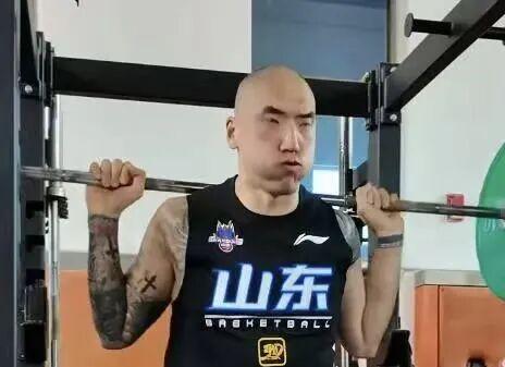 米兰体育突发！离队第一人确定！那杨瀚森...