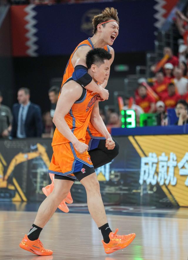 FMVP！布伦森45分带队16分逆转，尼克斯4