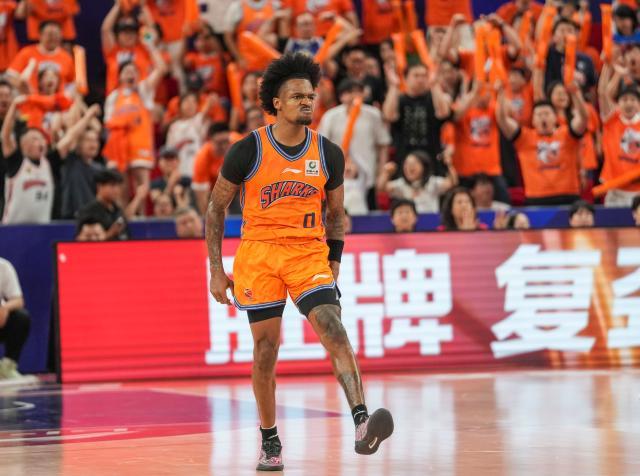 大反扑!尼克斯落后16分又追上:布伦森轰16分,文班9分5盖帽 大反扑!尼克斯落后16分又追上:布伦森轰16分,文班9分5盖帽