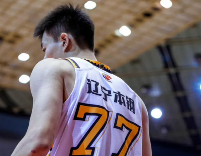 扎堆离队！湖人三名核心轮换将跳出合同，今夏同时试水自由市场