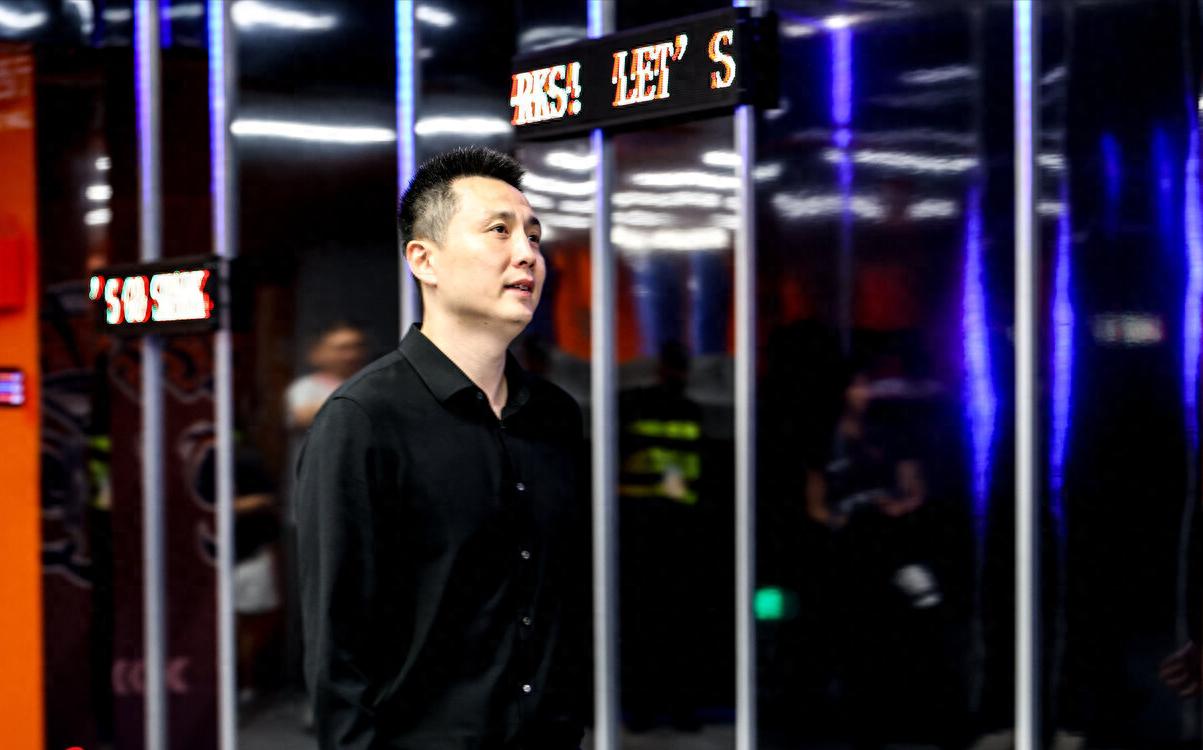 炸了！！福克斯真去参加尼克斯庆功宴，不如直接底薪加盟吧......