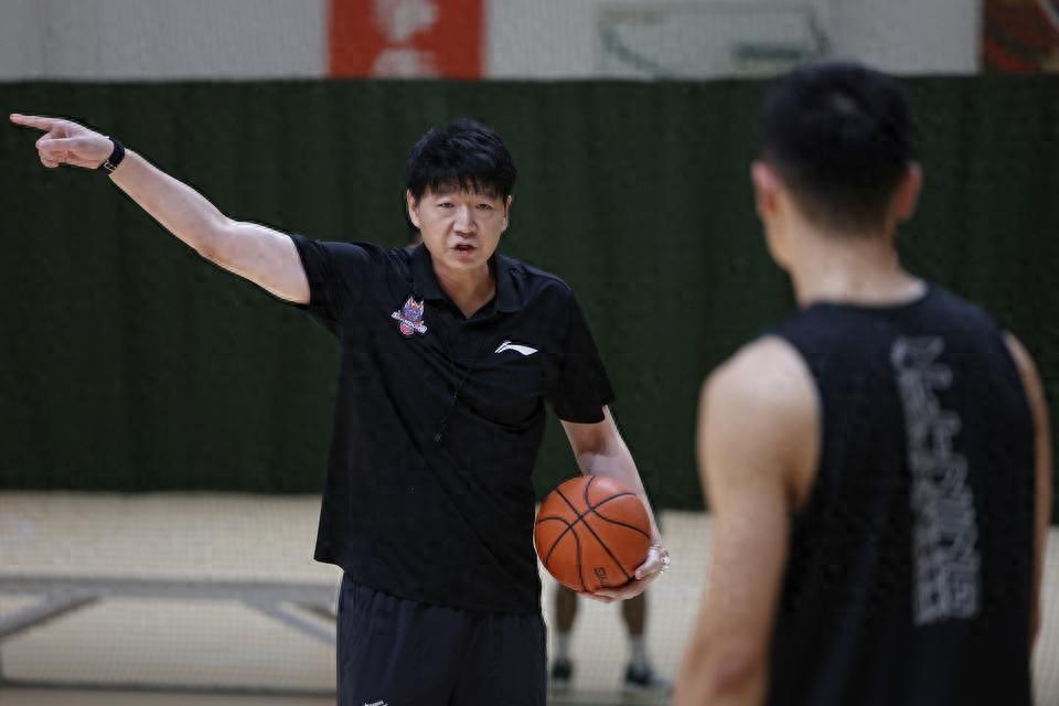 詹姆斯开炮:篮球转播失了初心 詹姆斯开炮:篮球转播失了初心