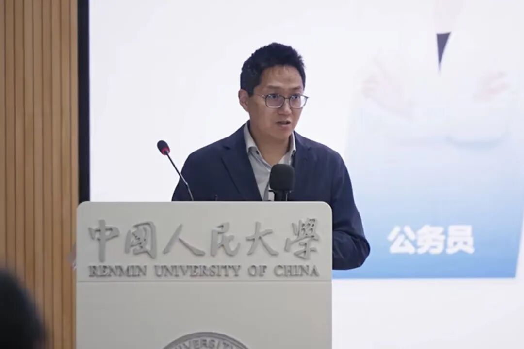 大苹果城新王加冕:布朗森将用新质疑点燃卫冕之路 大苹果城新王加冕:布朗森将用新质疑点燃卫冕之路