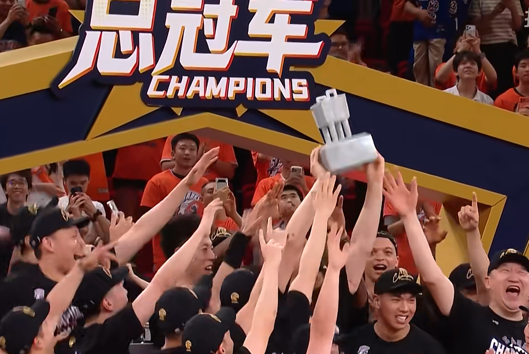 第三次冲击NBA!郭昊文有望代表国王打夏季联赛,这次能圆梦吗? 第三次冲击NBA!郭昊文有望代表国王打夏季联赛,这次能圆梦吗?