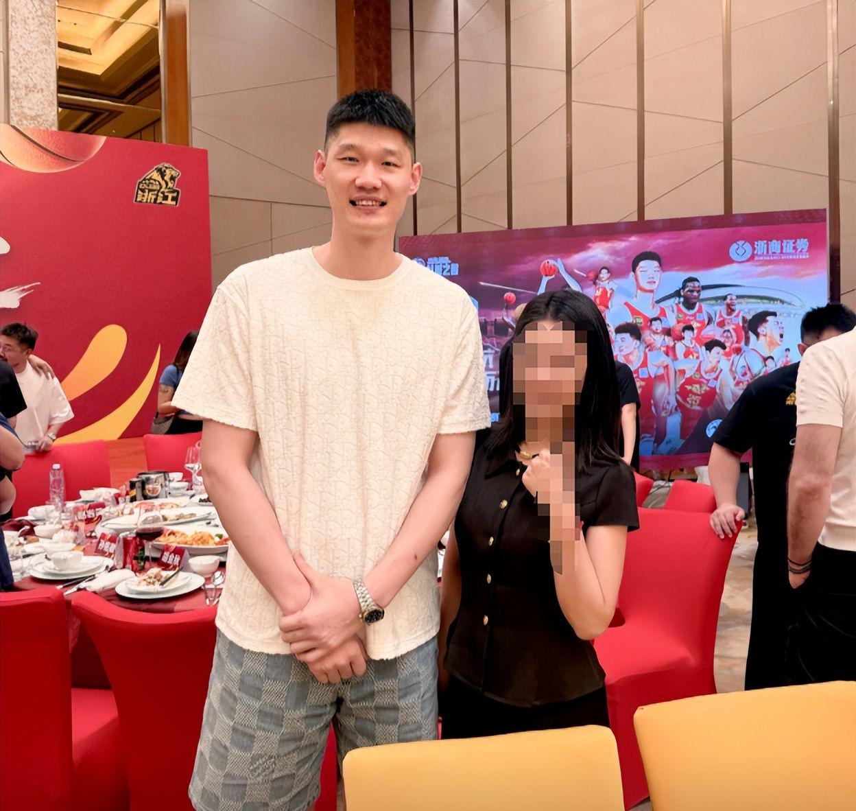 哈勒斯登男孩距NBA冠军一步之遥，已成系列赛标志