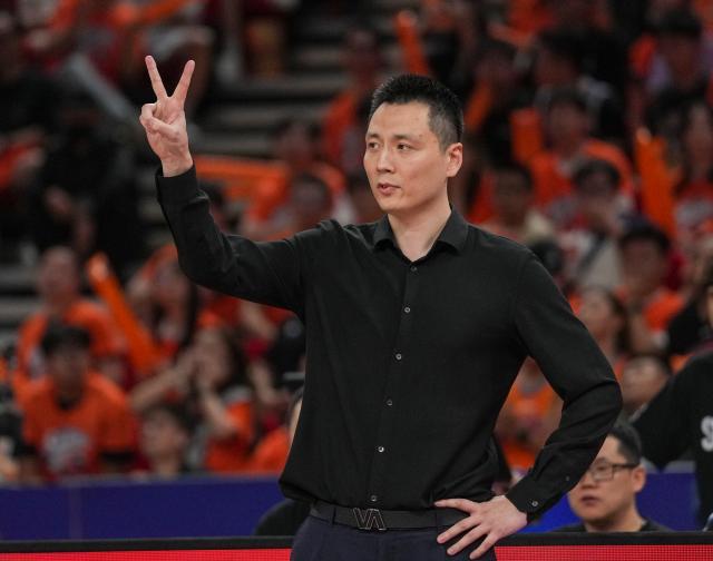 哈珀崛起逼宫,马刺面临福克斯难题 哈珀崛起逼宫,马刺面临福克斯难题