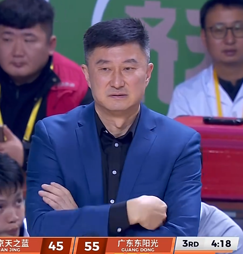 半个世纪的等待!尼克斯时隔53年再度夺得NBA总冠军 半个世纪的等待!尼克斯时隔53年再度夺得NBA总冠军