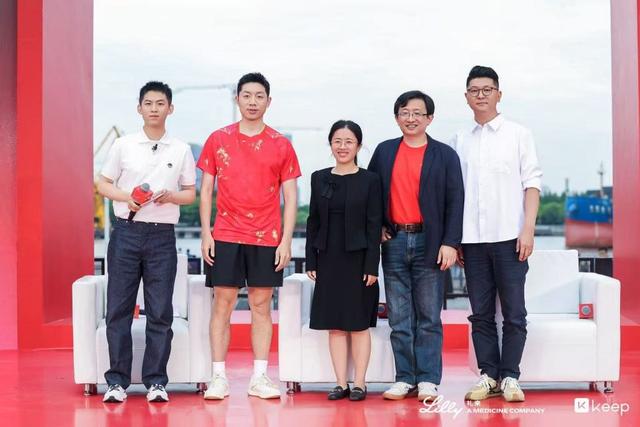 布伦森45分FMVP尼克斯时隔53年夺得总冠军,文班孤掌难鸣 布伦森45分FMVP尼克斯时隔53年夺得总冠军,文班孤掌难鸣