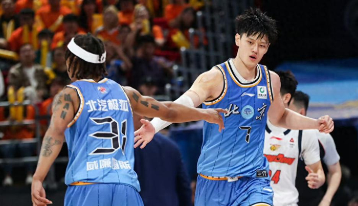 他来了!NBA官方公布总决赛G5裁判:福斯特回归担任主裁判 他来了!NBA官方公布总决赛G5裁判:福斯特回归担任主裁判