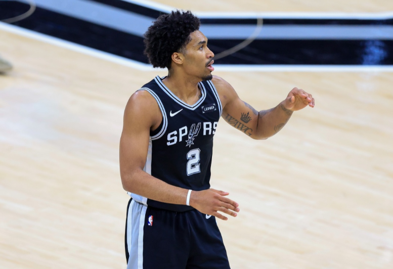 米兰体育加盟尼克斯！直接宣布退役！生涯第二次错过总冠军