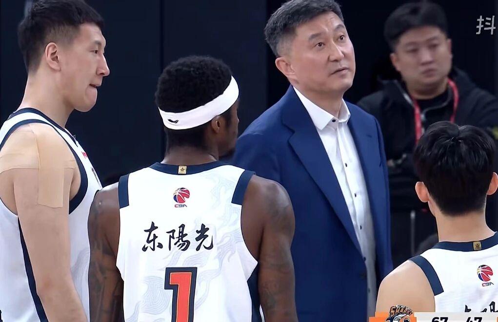 米兰体育NBA官方总决赛G5裁判报告:漏吹哈珀对布伦森犯规 无碍尼克斯夺冠 米兰体育NBA官方总决赛G5裁判报告:漏吹哈珀对布伦森犯规 无碍尼克斯夺冠