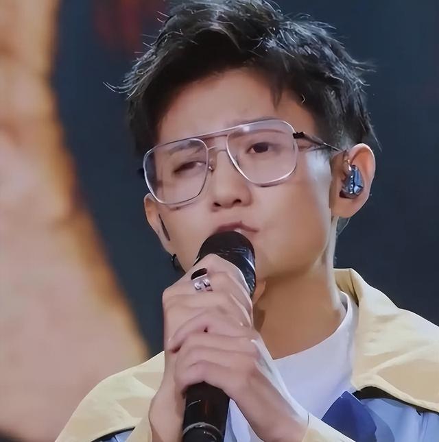 米兰体育突发!福克斯取关马刺,字母哥交易倒计时,快船计划追求FMVP 米兰体育突发!福克斯取关马刺,字母哥交易倒计时,快船计划追求FMVP