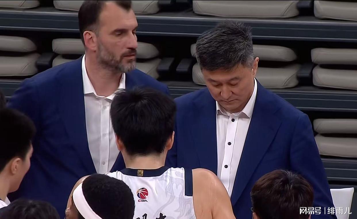 文班：我们几乎把能犯的错误都犯了 并且从中吸取了教训